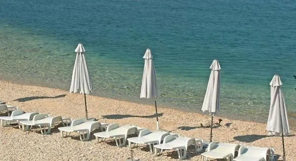 Apartment In Novi Vinodolski With Sea View, Terrace, Air Conditioning, Wi-Fi