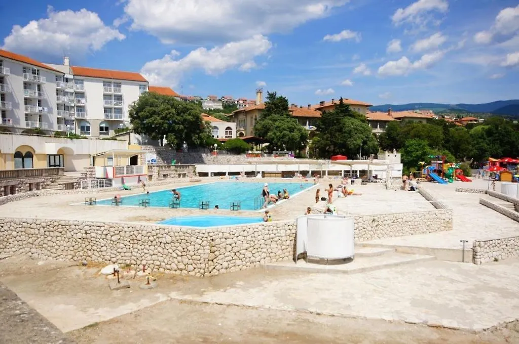 Apartment In Novi Vinodolski With Sea View, Terrace, Air Conditioning, Wi-Fi Hırvatistan