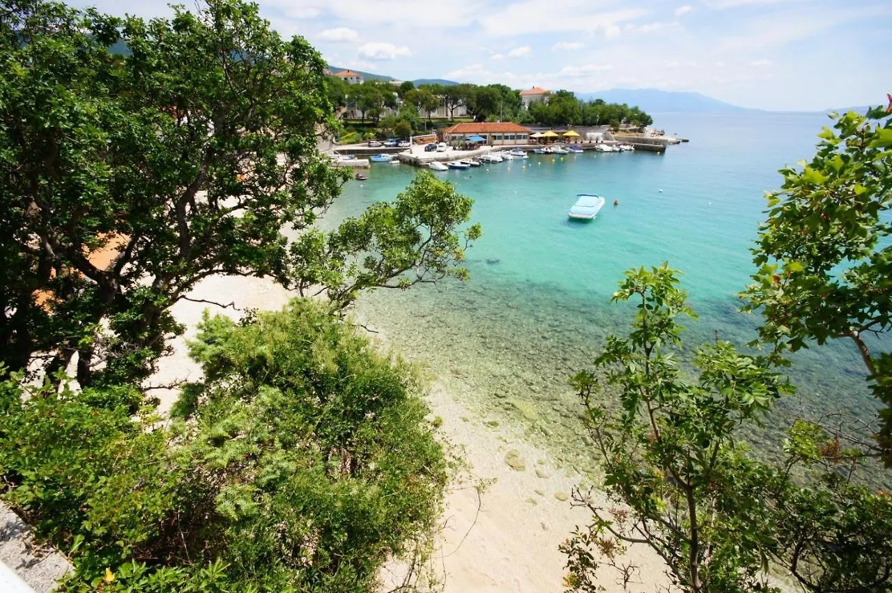 Apartment In Novi Vinodolski With Sea View, Terrace, Air Conditioning, Wi-Fi 0*,  Hırvatistan